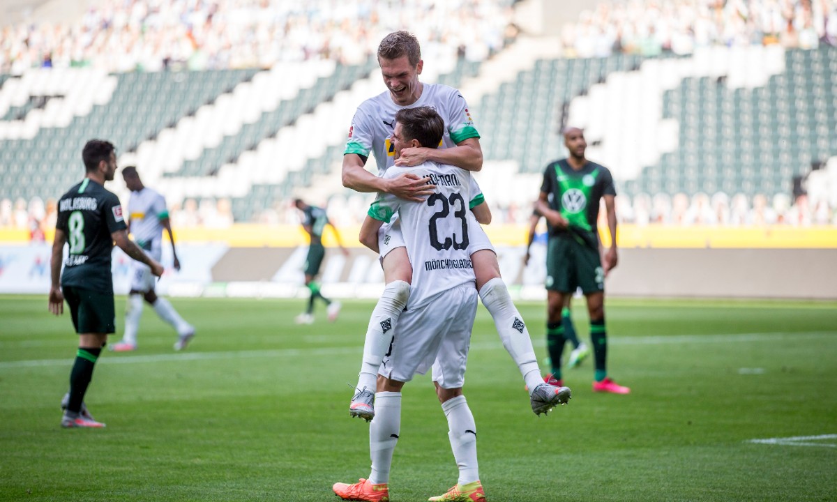 Γκλάντμπαχ-Βόλφσμπουργκ 3-0: Έκανε περίπατο και… φουλάρει για τα «αστέρια» (vids)