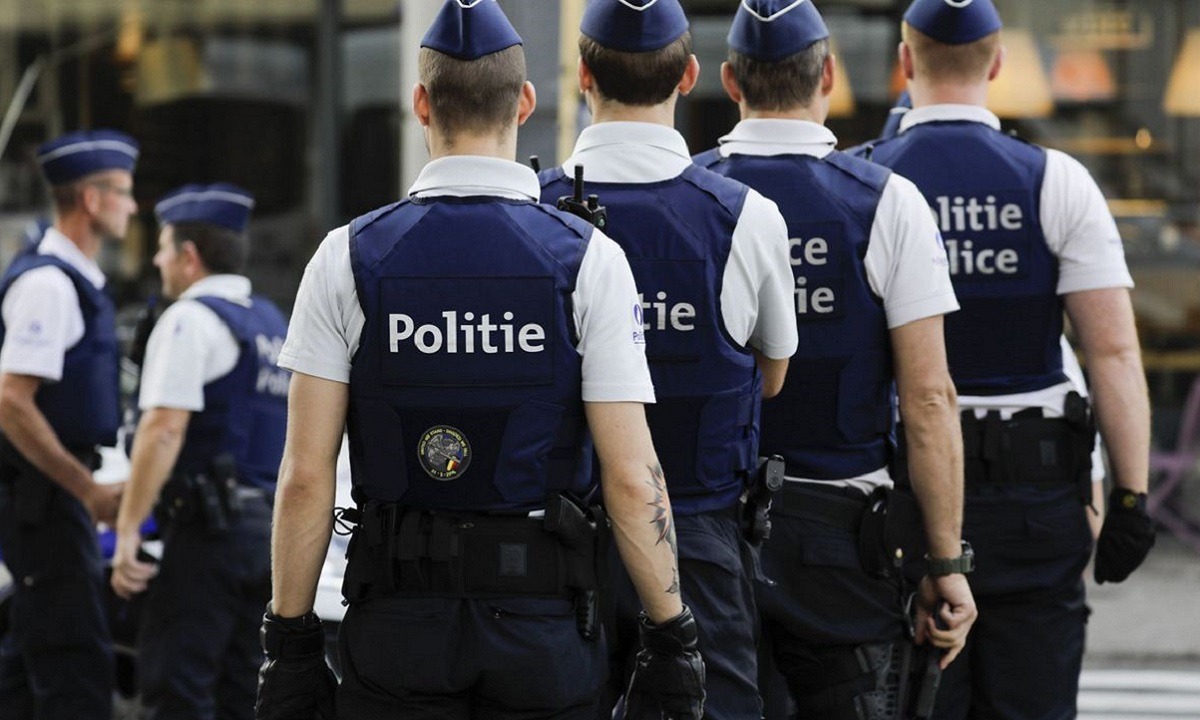 Βέλγιο: Αστυνομικοί πέρασαν χειροπέδες σε παιδιά 11 και 13 ετών!