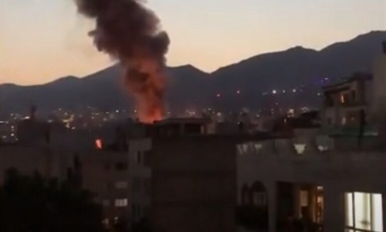 Τεχεράνη: Πυρκαγιά σε κλινική – Ισχυρή έκρηξη (vid)