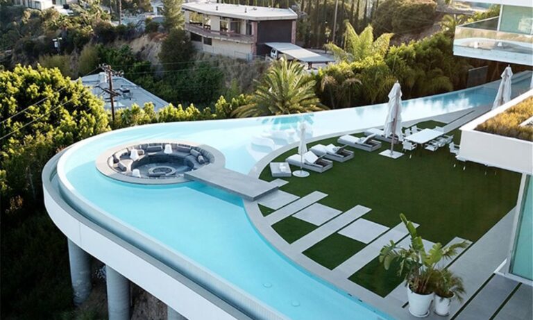 Λεμπρόν Τζέιμς: Το απίστευτο… παλάτι του «Βασιλιά» που κοστίζει 52 εκ. δολάρια (pics, vid)