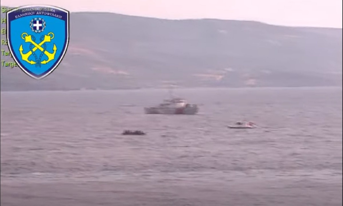 Απίθανο – Βίντεο: Τρία τουρκικά σκάφη συνοδεύουν βάρκα με μετανάστες στην Ελλάδα (vid)