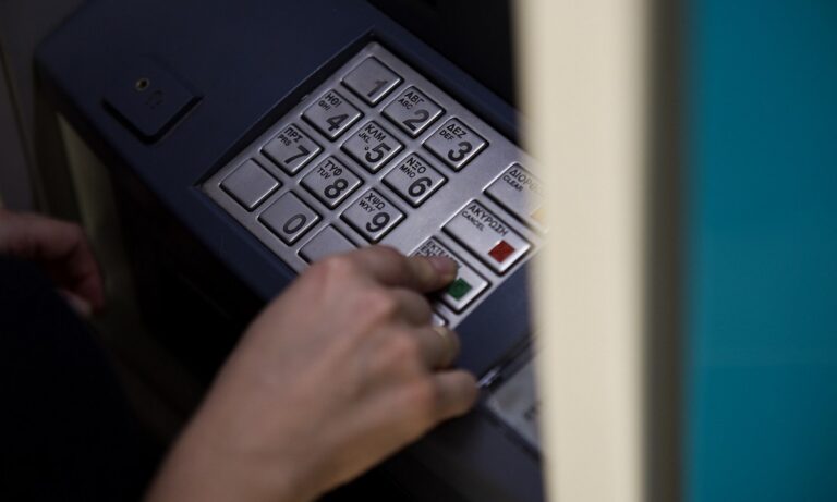 ΟΠΕΚΑ: Ανοίγει η πλατφόρμα Α21 για επίδομα παιδιού