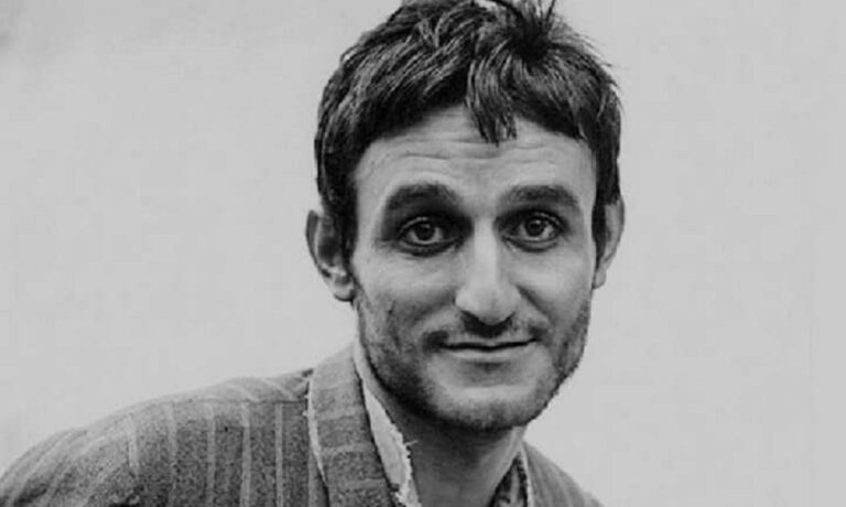 Σωτήρης Μουστάκας: 13 χρόνια χωρίς τον μεγάλο κωμικό (vids)