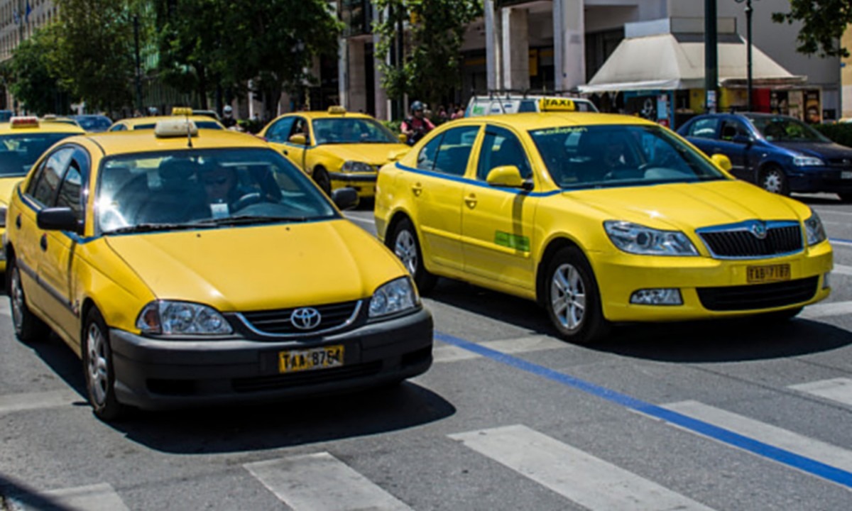 Άρση μέτρων: Αλλάζει ο αριθμός επιβατών για ΙΧ, ταξί και βαν – Τι ισχύει για τα πρόστιμα