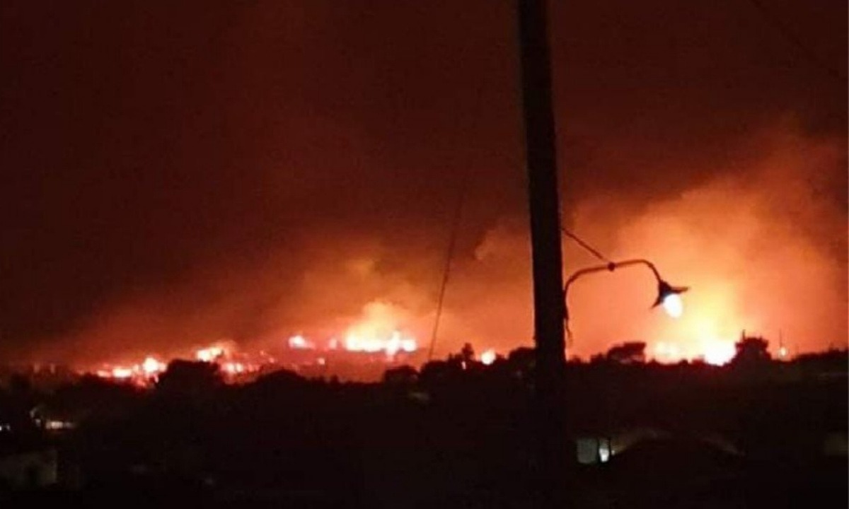 Ζάκυνθος: Ανεξέλεγκτη πυρκαγιά-Εντολή εκκένωσης!