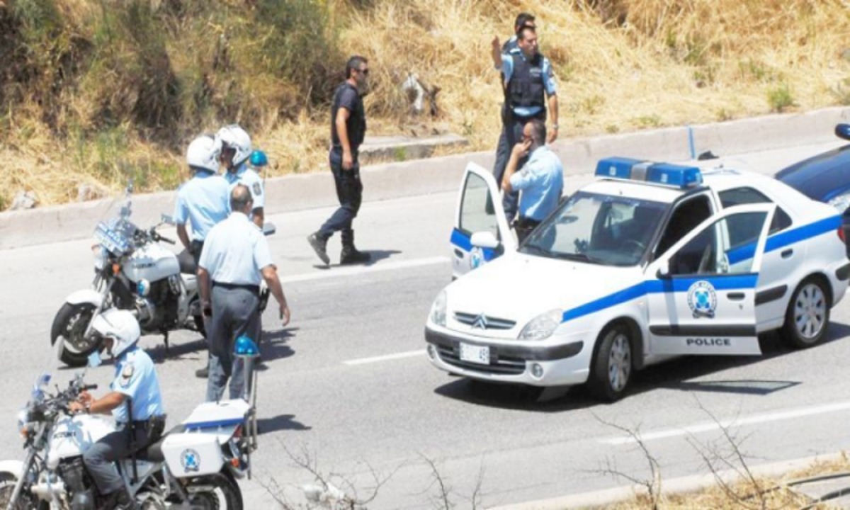 Θεσσαλονίκη: Επεισοδιακή καταδίωξη διακινητή αλλοδαπών – Έσπασε τις μπάρες στα διόδια!