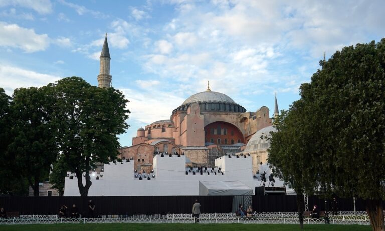 Αγία Σοφία: Στην τελική ευθεία για να γίνει τζαμί – Ανοικτή από τις 10 το πρωί για τους μουσουλμάνους