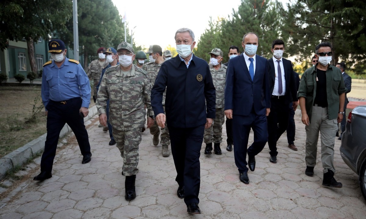 Τουρκία: «Στα ελληνοτουρκικά σύνορα ο Ακάρ – Επιθεώρησε τα στρατεύματα» (pic)