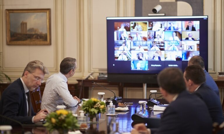 Υπουργικό συμβούλιο: Ανασχηματισμός και νέα μέτρα για τον κορονοϊό