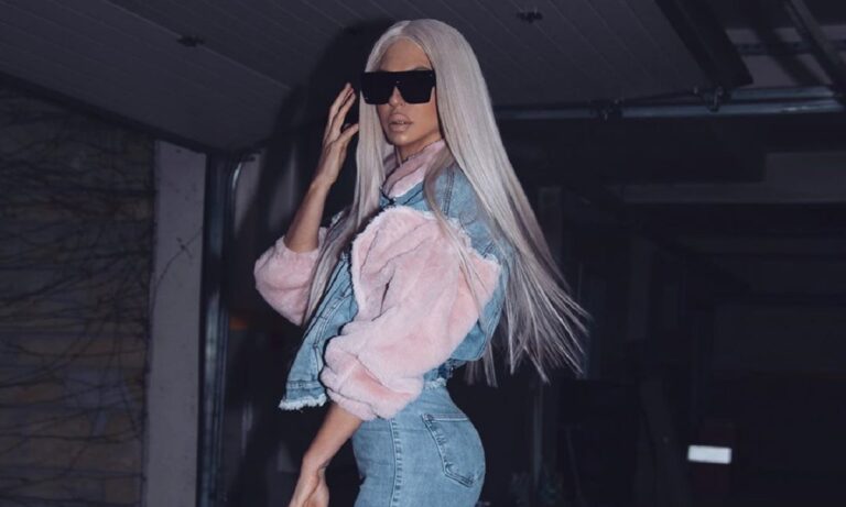 Καρλέουσα: Μόνη στην Τουρκία, κάνει διακοπές και ρίχνει το Instagram (pics)