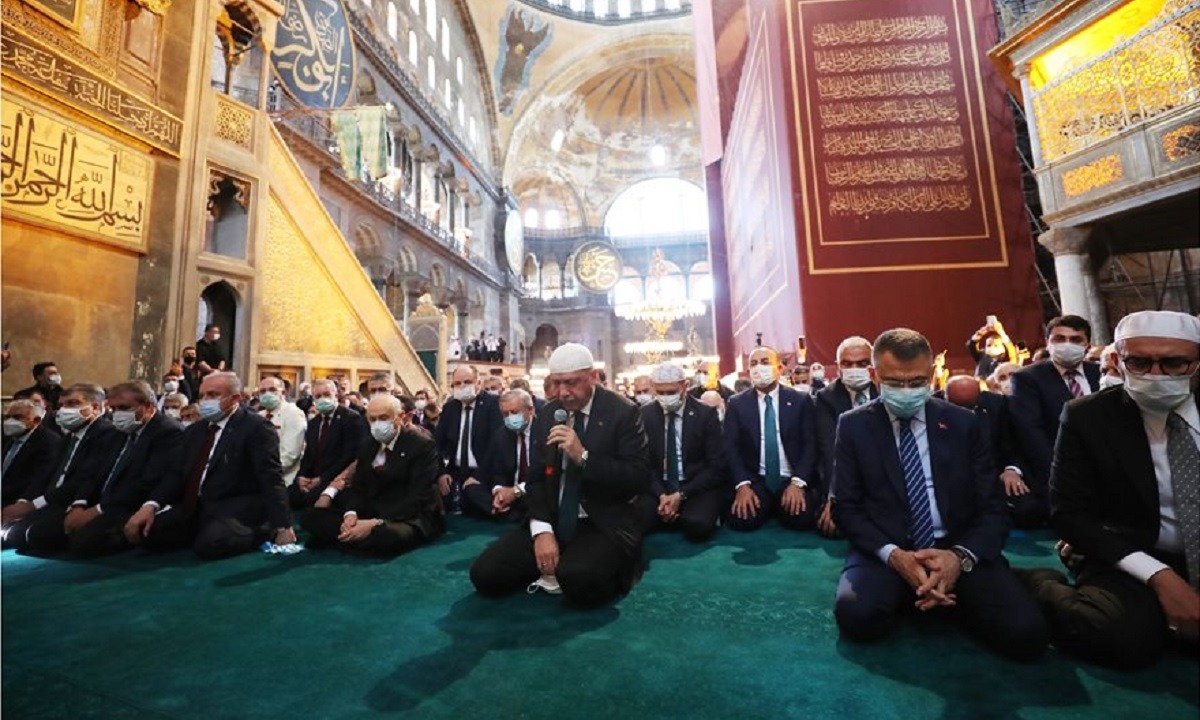 Προκαλεί η Τουρκία: «Να δουν τι έπαθαν στο Αιγαίο όσοι δεν έδωσαν σημασία στη σημαία μας»