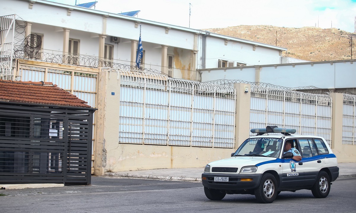 Φυλακές Κορυδαλλού: «Πάρτι» με σεξ, σουβλάκια και άφθονο αλκοόλ