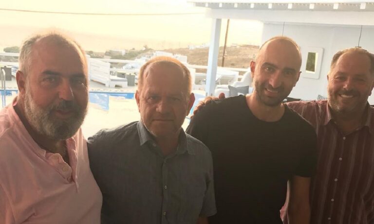 Τσάμης: Κάτοικος Μυκόνου και με τη «βούλα» (pic)