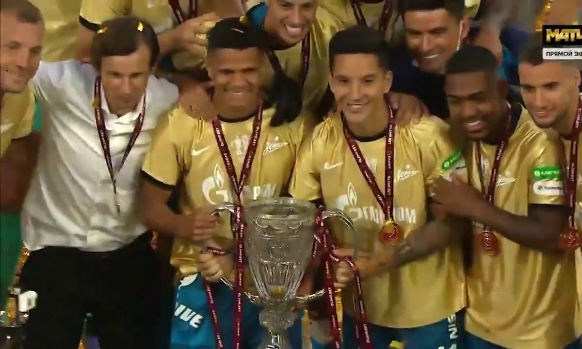 Έπος: Η Ζενίτ πήρε το Κύπελλο, αλλά το… έσπασε! (vid)