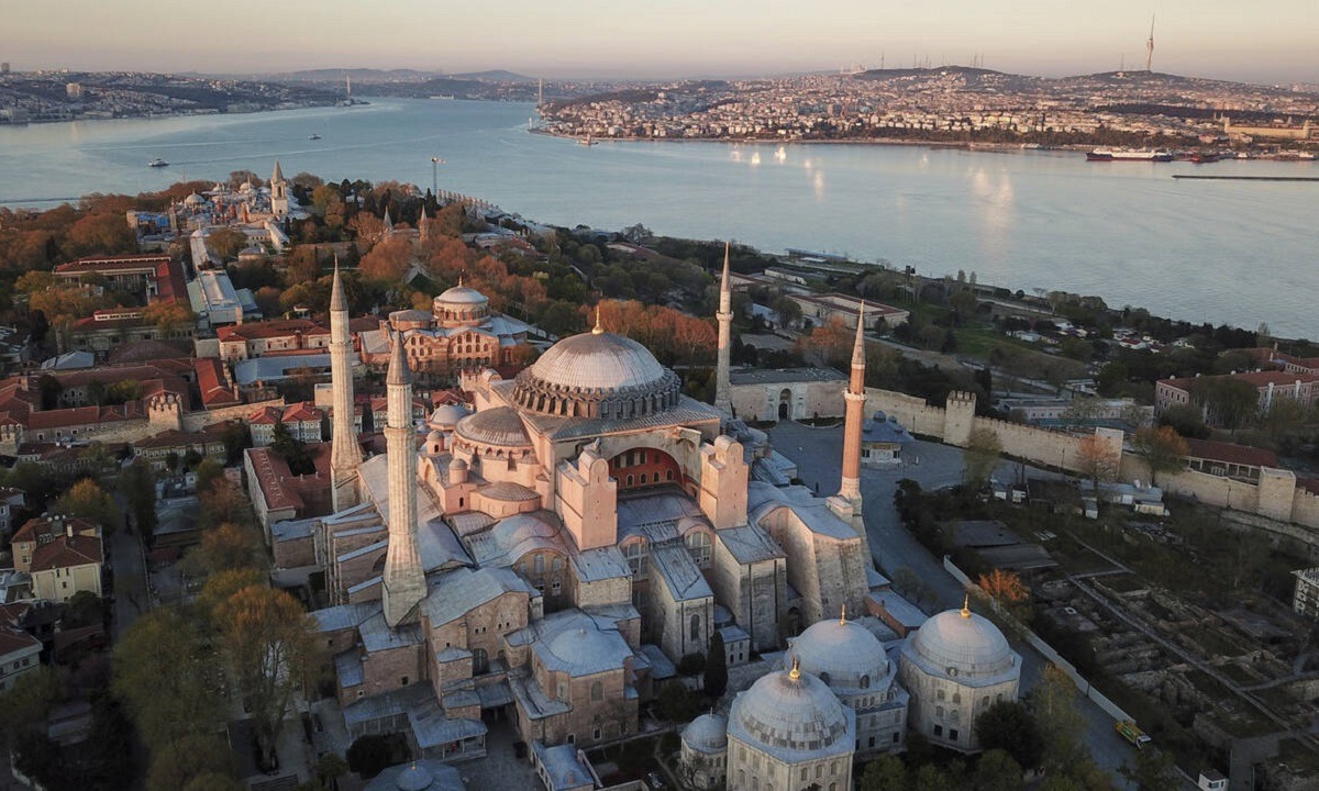 Αγία Σοφιά: Παράνομη η απόφαση να γίνει τζαμί! Διάβασε το γιατί