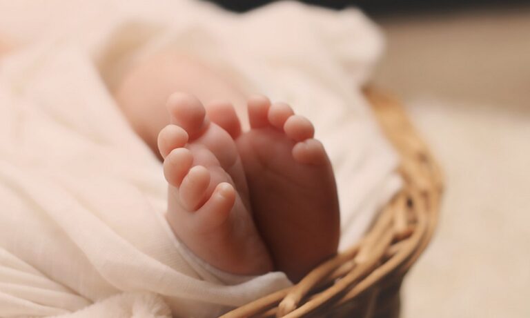 Επίδομα γέννησης: «Πράσινο φως» σε πληρωμές για αιτήσεις έως 30 Ιουνίου