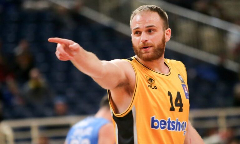 Κακλαμανάκης: «Πρώτα είναι η ομάδα»