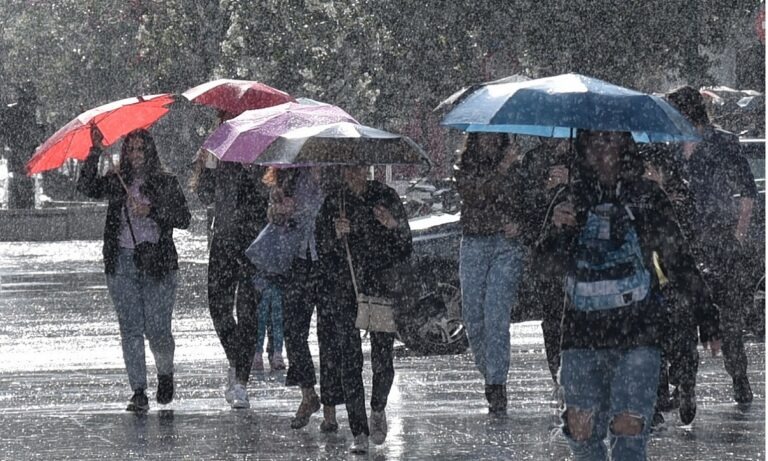 Κακοκαιρία: Σοβαρά προβλήματα από τη βροχόπτωση στη Φθιώτιδα – Ξεχείλισε χείμαρρος