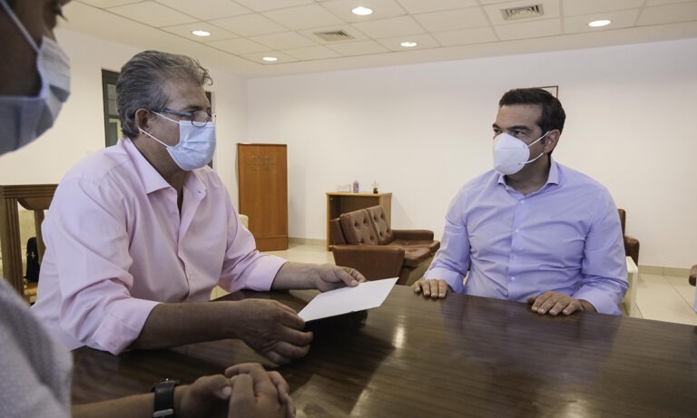 Βόμβα Τσίπρα: «Δεν ξέρω αν ο Μητσοτάκης έχει απολύσει Τσιόδρα, Κικίλια»