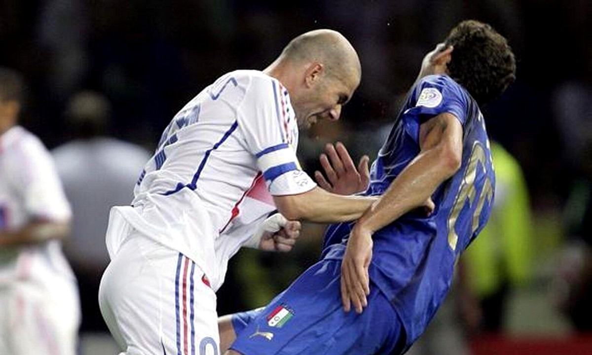 9 luglio 2006: l’Italia vince la coppa, Zidane vince la coppa (vid)