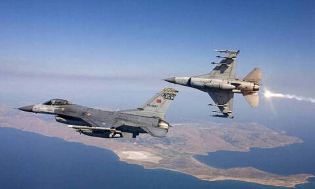 Ελληνοτουρκικά – Σκληρές αερομαχίες στο Αιγαίο: 47 παραβιάσεις, 14 εμπλοκές με 18 οπλισμένα τουρκικά