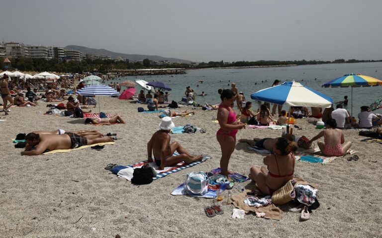 Καιρός: Ηλιοφάνεια και ζέστη τη Δευτέρα (24/8)