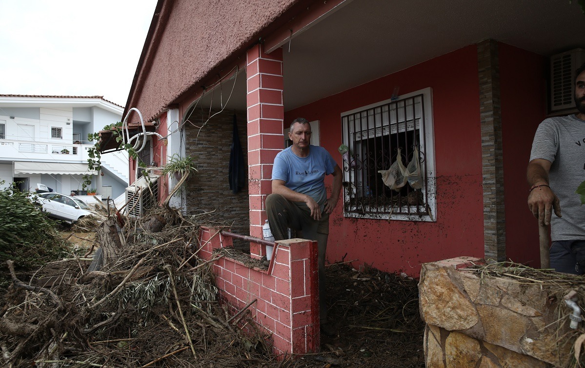 Εύβοια - Πλημμύρες: Φωτογραφίες και βίντεο από τις καταστροφές που σοκάρουν (vids+pics)