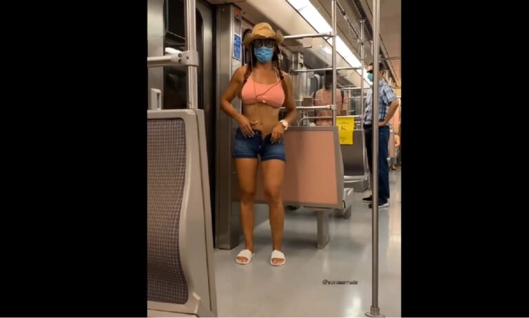 Ισπανίδα βγάζει τα ρούχα της στο μετρό και στην Πλάκα (vids, pics)