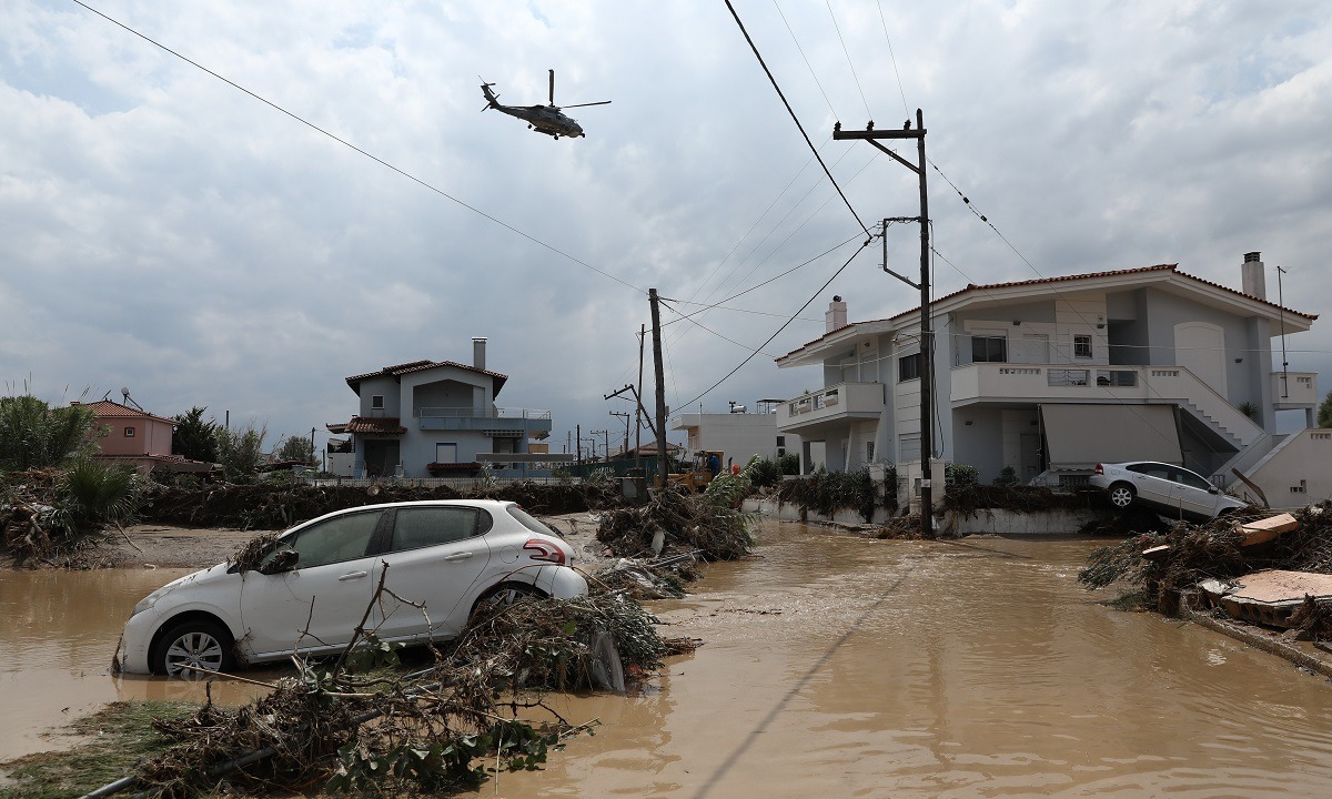Εύβοια - Πλημμύρες: Φωτογραφίες και βίντεο από τις καταστροφές που σοκάρουν (vids+pics)