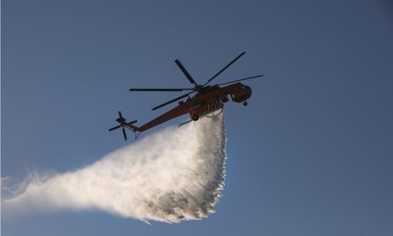 Μεγάλη φωτιά σε εργοστάσιο στη Μεταμόρφωση! Κλειστή η Αθηνών – Λαμίας (pics, vid)