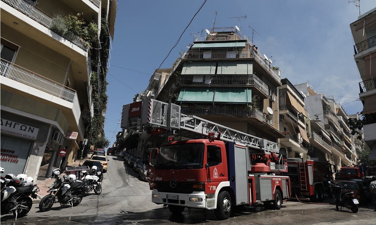 Τραγωδία στην Κυψέλη: Ένας νεκρός από πυρκαγιά σε διαμέρισμα! (vid)