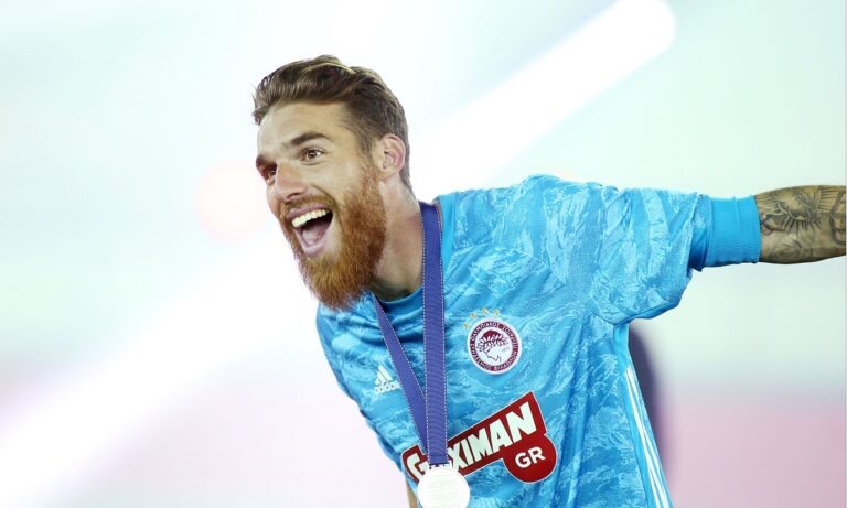 Ολυμπιακός: Παραμένει ο Ζοσέ Σα (vid)