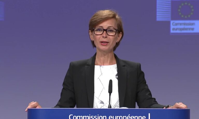 H Κομισιόν διαψεύδει τον Κικίλια: «Δεν υπάρχει ακριβής ημερομηνία για τα εμβόλια κορονοϊού»