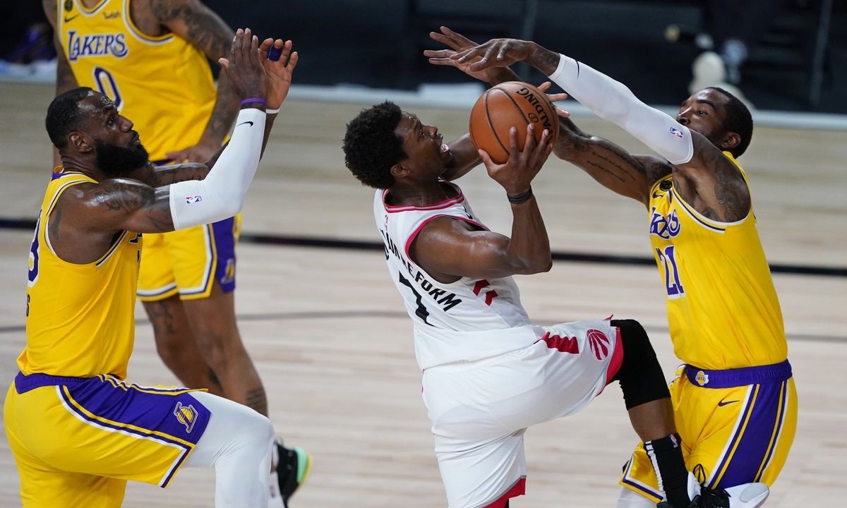 NBA: Ο Γουόρεν έκαψε τους Σίξερς με 53 πόντους! -Νίκη των Ράπτορς επί των Λέικερς (vids)