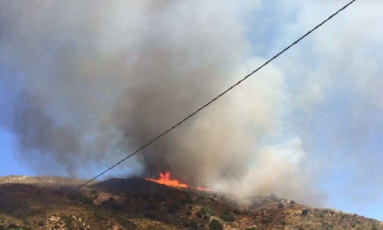 Μεγάλη φωτιά στη Νάξο – Εκκενώθηκε προληπτικά οικισμός