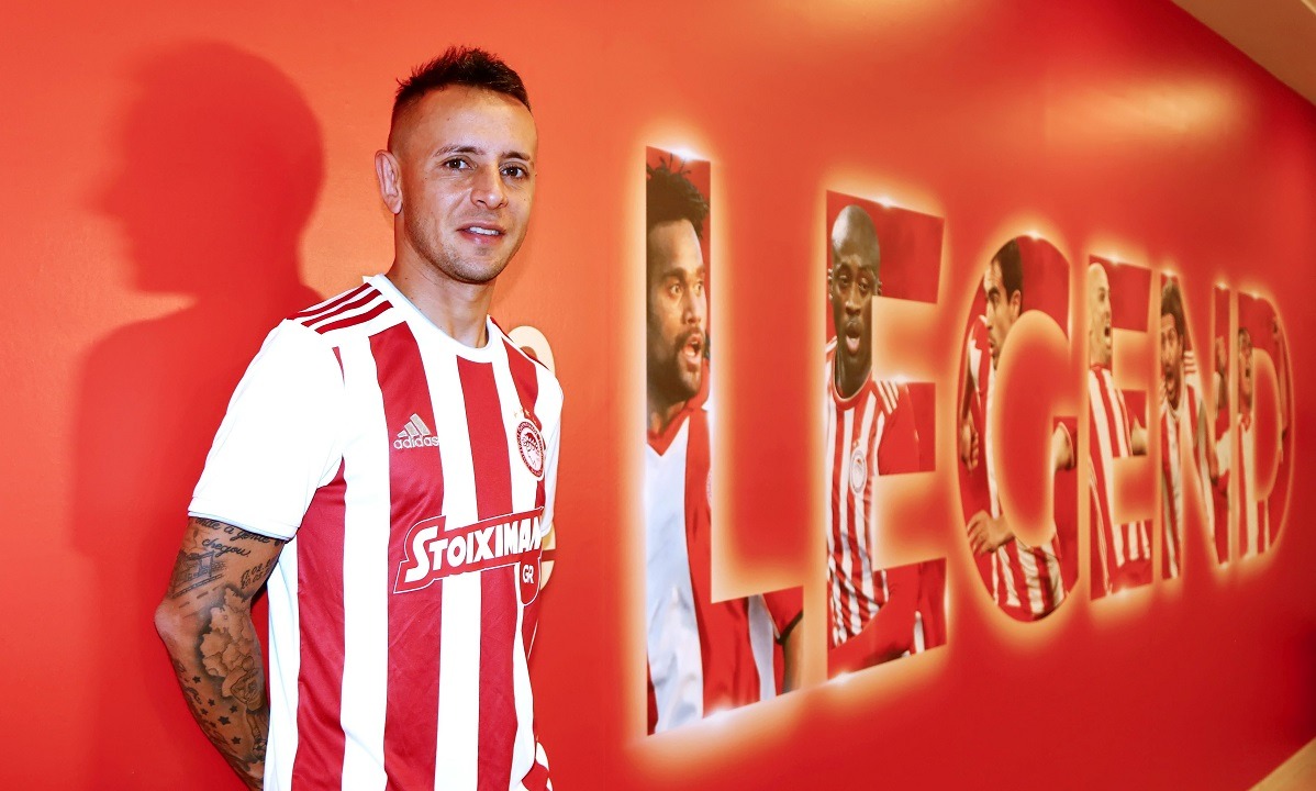 Ραφίνια: Καρέ-καρέ η πρώτη του μέρα Ολυμπιακό (vid)