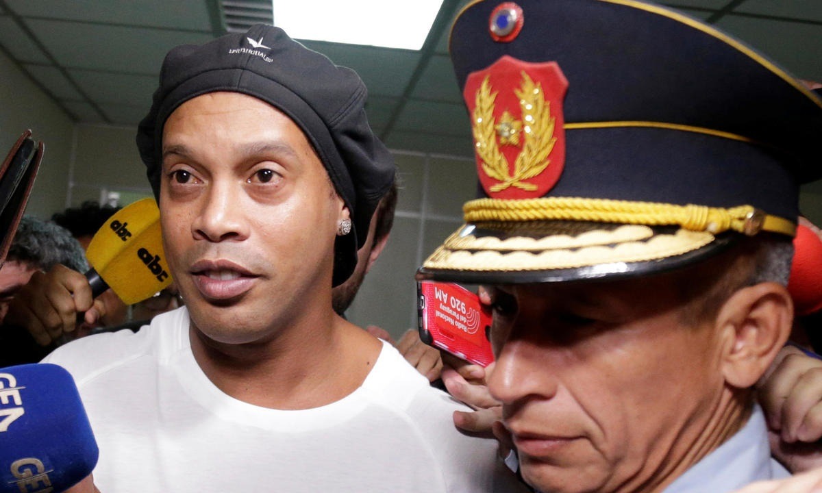 Ροναλντίνιο: Αποφυλακίζεται μετά από έξι μήνες