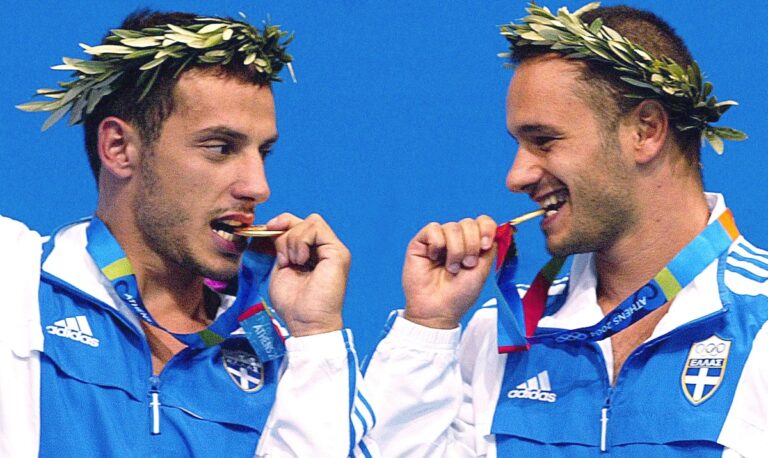 Συρανίδης – Μπίμης φέρνουν το πρώτο χρυσό Ολυμπιακό μετάλλιο στην Ελλάδα το 2004 (vid)