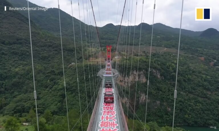 Αυτή είναι η μεγαλύτερη γυάλινη γέφυρα στον κόσμο (vid)