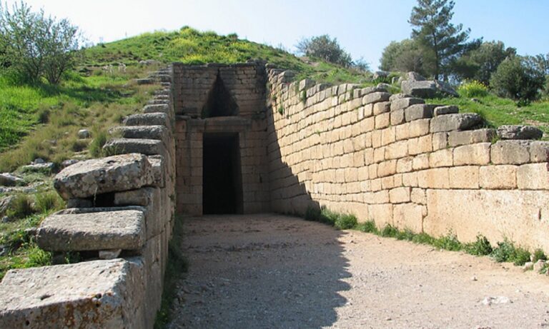 Υπουργείο Πολιτισμού: Η πρώτη εκτίμηση για την πυρκαγιά στον αρχαιολογικό χώρο των Μυκηνών