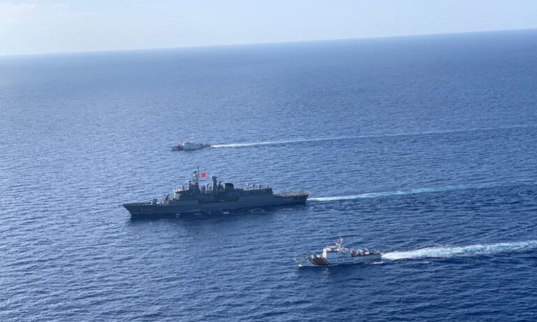 «Δεμένη στην Αττάλεια με ρήγμα τριών μέτρων η φρεγάτα Kemal Reis»