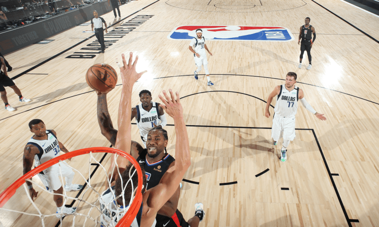 Μάβερικς – Κλίπερς 97-111: Ο Λέοναρντ «υπέγραψε» την πρόκριση κόντρα στον Ντόντσιτς