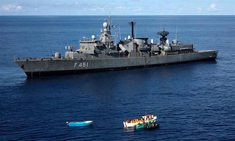 Ελληνοτουρκικά: Προκαλούν Τούρκοι στρατιωτικοί κάνοντας «μπούλινγκ» ελληνικά πλοία!