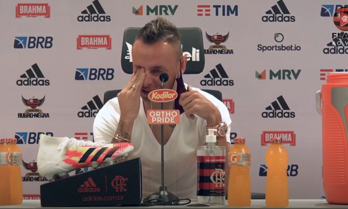 Ραφίνια: Με δάκρυα αποχαιρέτησε τη Φλαμένγκο (vid)