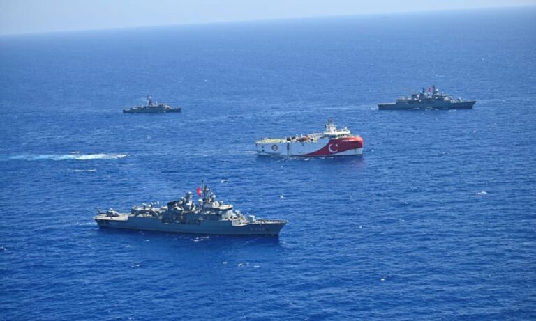 «Σιδέρωσαν» την στραπατσαρισμένη Kemal Reis και την έφεραν συνοδεία στο Oruc Reis