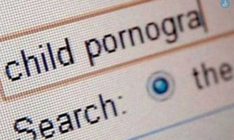 Σοκ στη Ρόδο: Μητέρα κατηγορείται για παιδική πορνογραφία – Ανέβασε βίντεο στο facebook με «παιχνίδι» των παιδιών