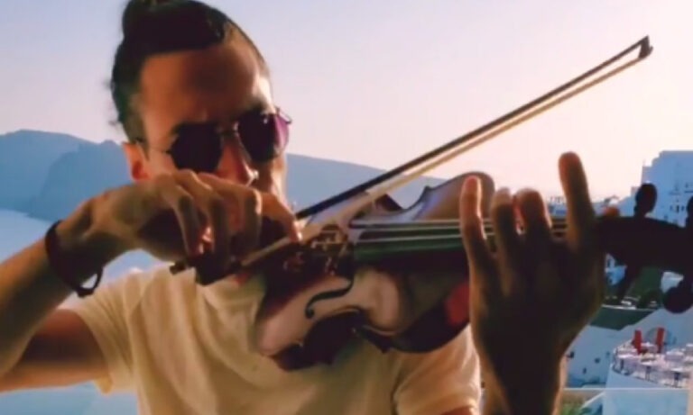 Επικό βίντεο: Φίλος του ΠΑΟΚ έπαιξε το «Ήρθαμε σκαστοί…» με το βιολί του (vid)