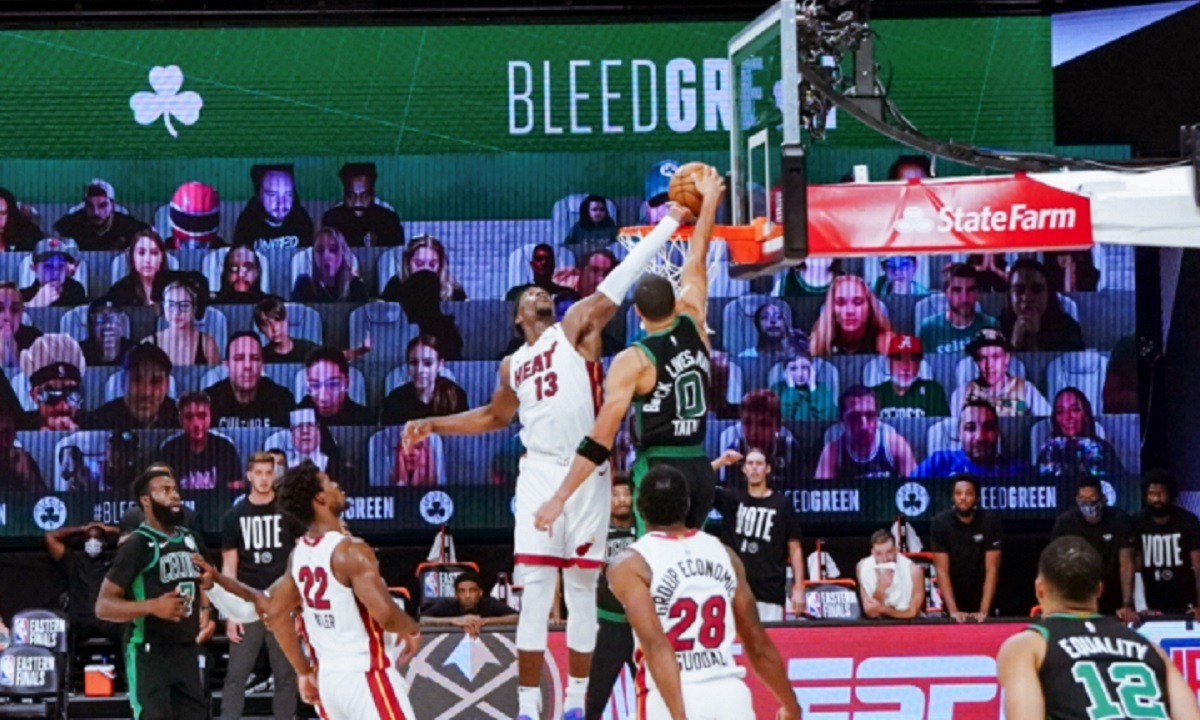 Σέλτικς-Χιτ: Η τρομερή τάπα του Αντεμπάγιο στον Τέιτουμ από όλες τις γωνίες! (vids+pics)