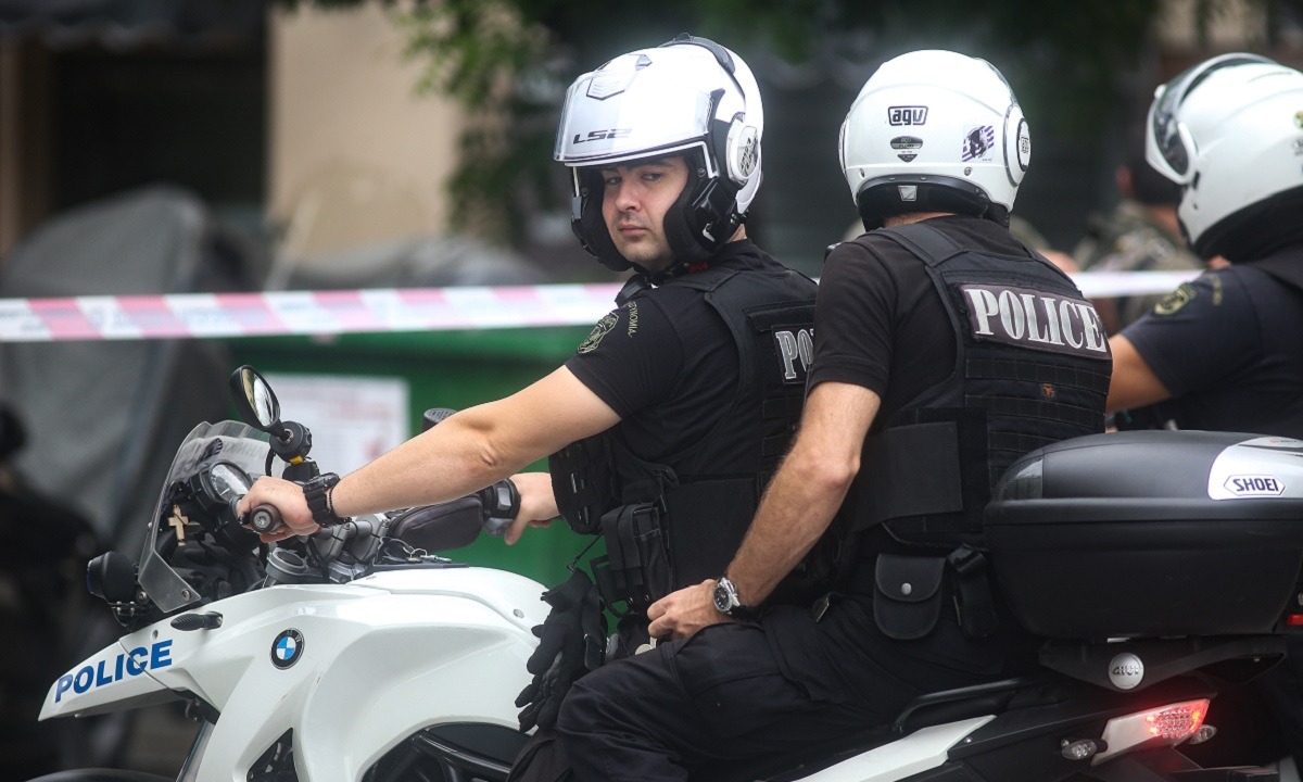 ΑΕΚ-Ολυμπιακός: Ένταση ανάμεσα σε οπαδούς της «Ένωσης» και της αστυνομίας στον Βόλο!