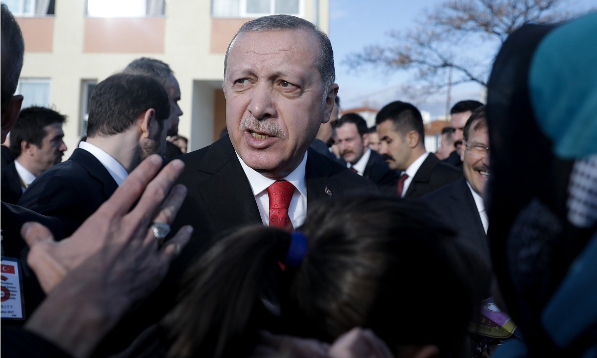 Oruc Reis: Βιάζεται να τελειώνει με την Ελλάδα ο Ερντογάν – «Σκάει» η τουρκική οικονομία (vids)